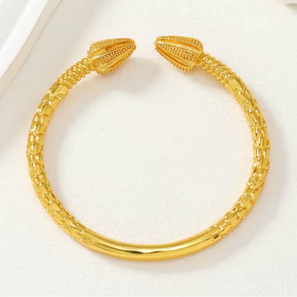 African 24k Gold Tone West Indian Bangle Cocoapod Caribbean Spear Arrow Ends